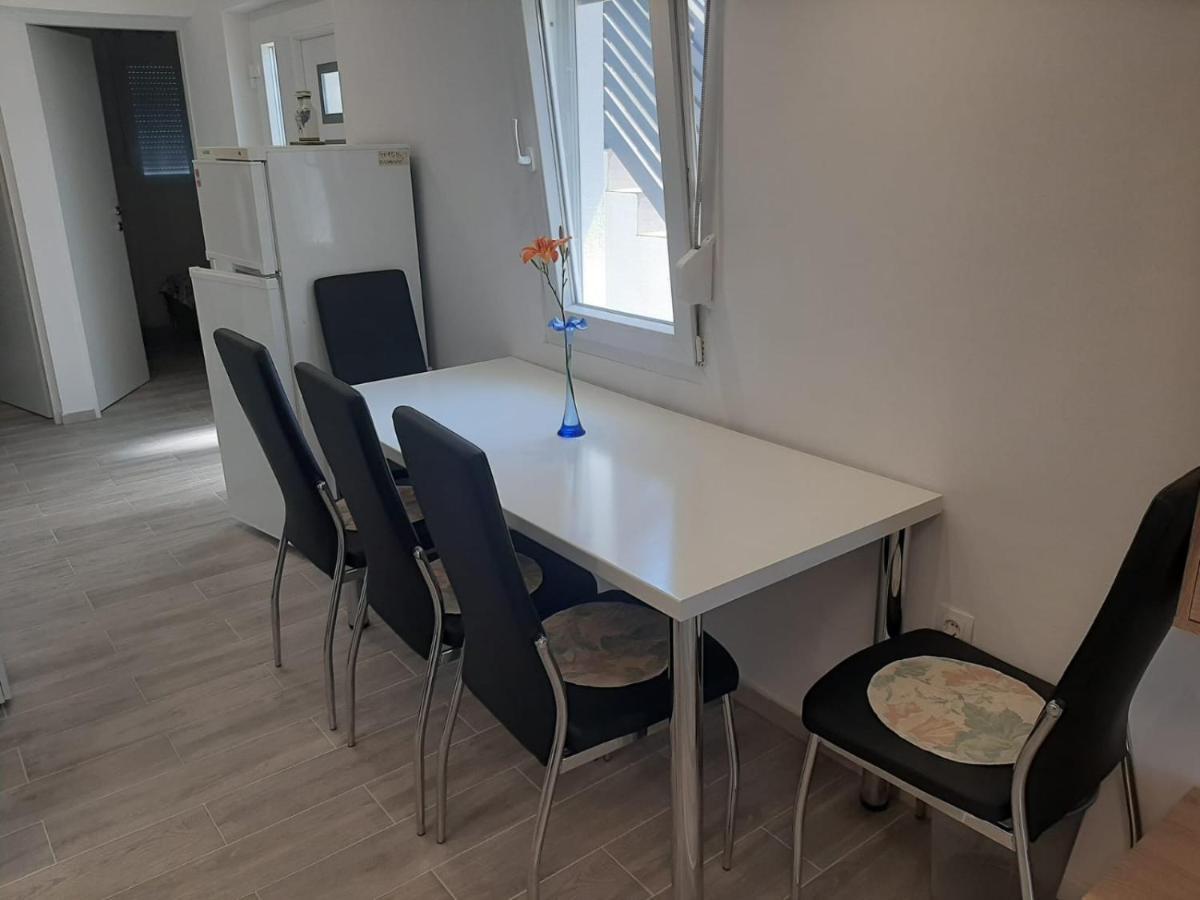 H&F Apartmani Vir Luaran gambar