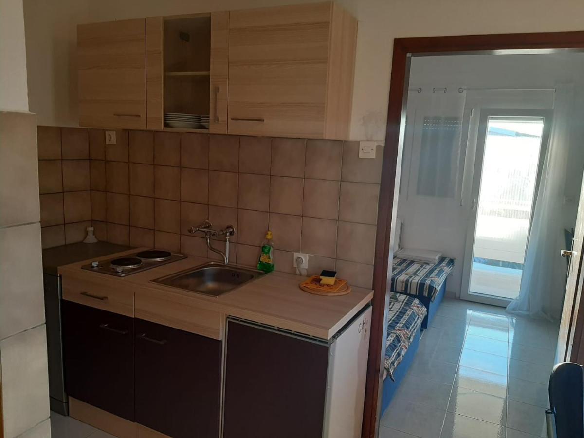 H&F Apartmani Vir Luaran gambar