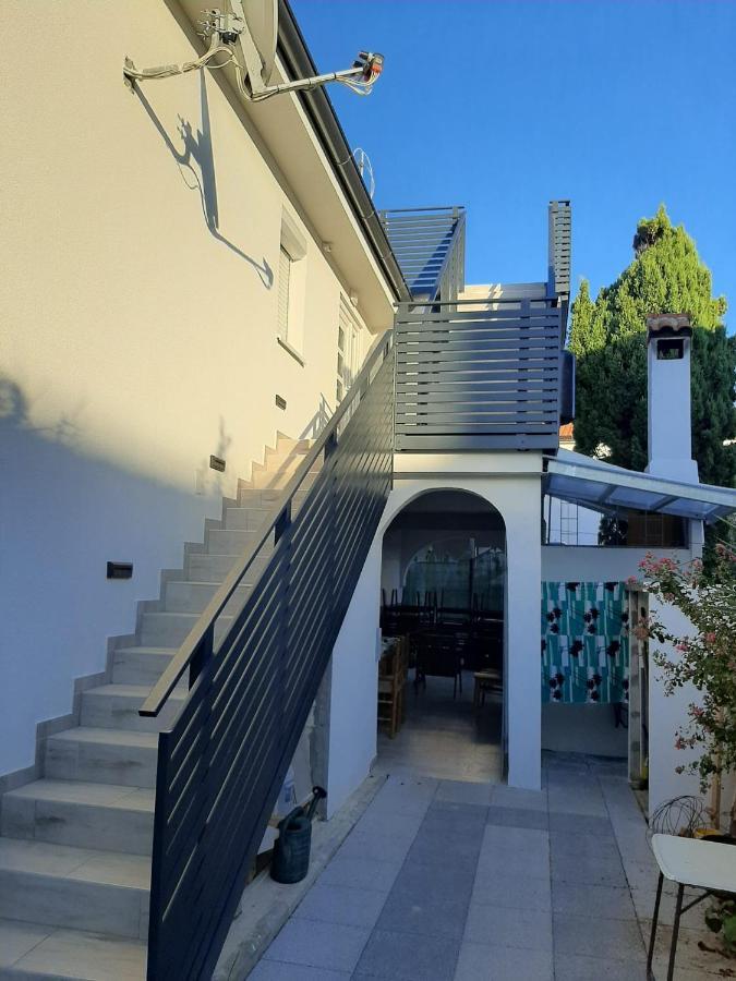 H&F Apartmani Vir Luaran gambar