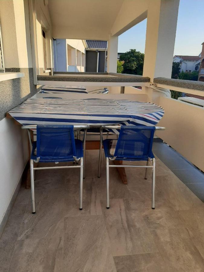H&F Apartmani Vir Luaran gambar