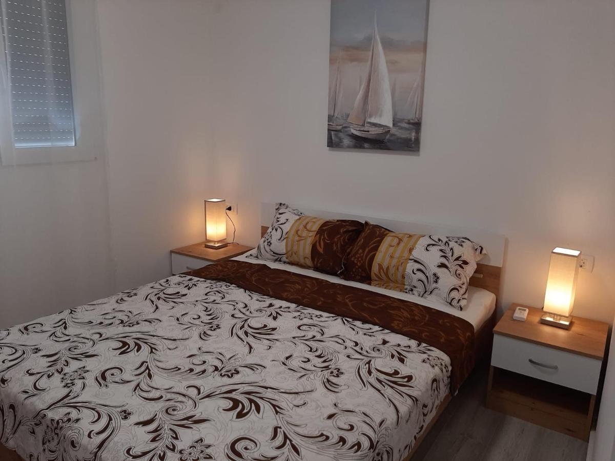 H&F Apartmani Vir Luaran gambar